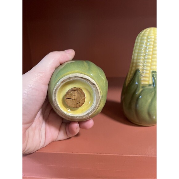 Shawnee Pottery Corn Salt and Pepper Shakers Ear Cob Yellow Green Vintage 5" - Picture 6 of 6